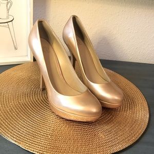 Joan and David heels size 6